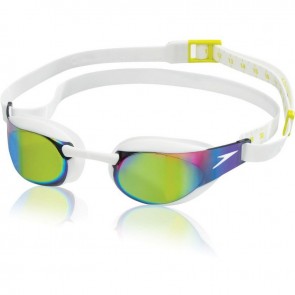 There are many benefits to Speedo goggles.